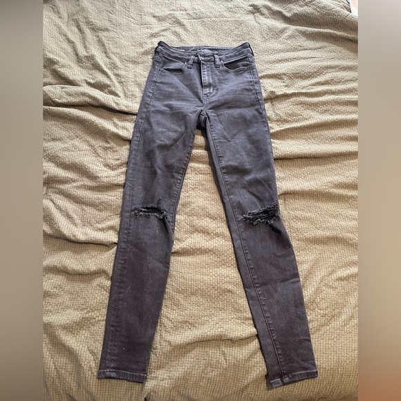 American Eagle Women's Distressed black jeggings - Picture 1 of 7